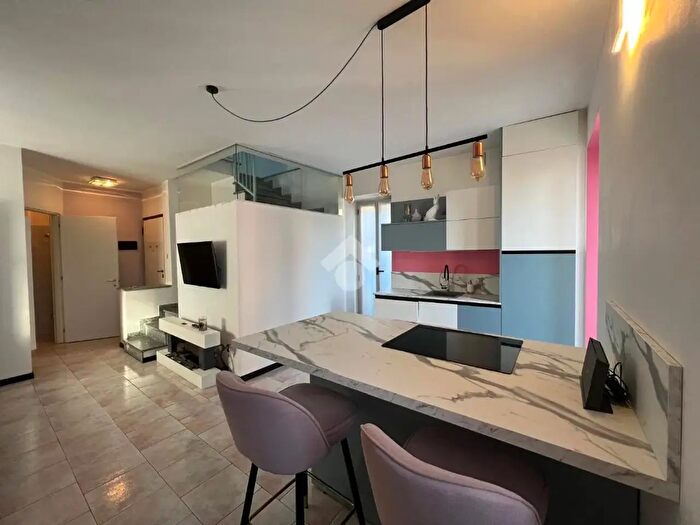 Appartamento trilocale in vendita in Via Talizia, Varese