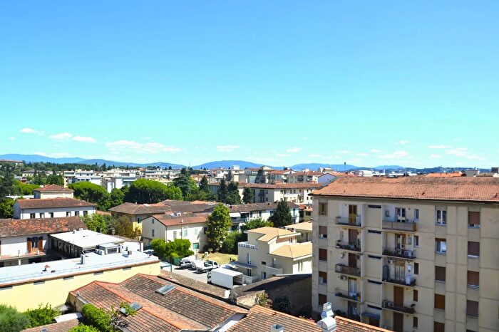 Appartamento con 5 locali in vendita in Via dello Steccuto, Firenze