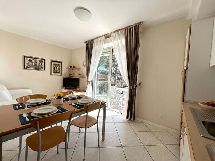 Appartamento trilocale in affitto in Viale Giordano Bruno, Riccione