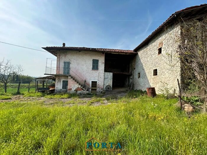 Casa con 8 locali in vendita in Località Peironi, Ciglie