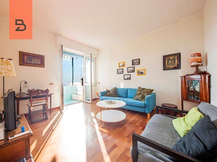 Appartamento bilocale in affitto in Via Giovanni Bettolo, Quinto, Genova