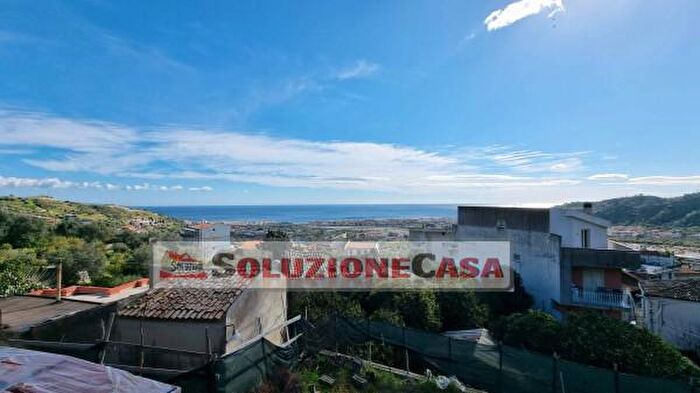 Casa con 6 locali in vendita in Contrada Grotte, Furci Siculo