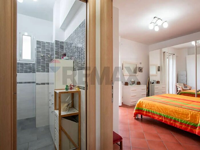 Appartamento trilocale in vendita in Via Affogalasino, Roma