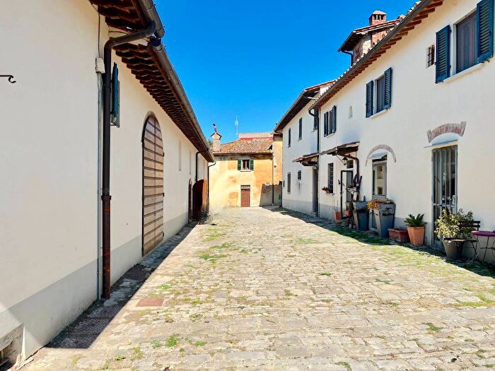 Appartamento trilocale in affitto in Via di Montefiesole, Pontassieve