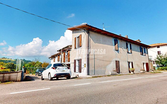 Appartamento con 6 locali in vendita in Guiglia