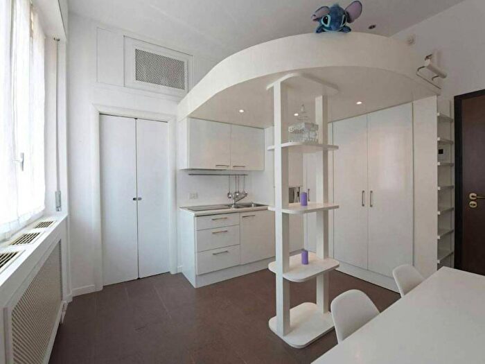 Appartamento monolocale in affitto in Via Savona, Giambellino, Milano