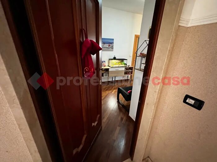 Appartamento trilocale in affitto in Via Stefanina Moro, Genova