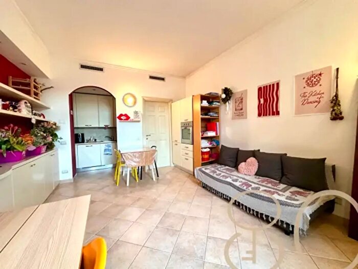 Appartamento bilocale in vendita in Corso San Gottardo, Milano