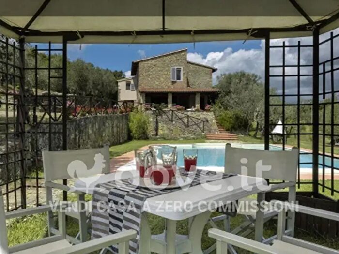 Casa con 6 locali in vendita in Via di San Pancrazio Snc, Bucine