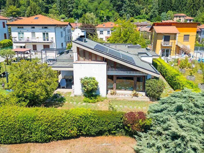 Casa con 5 locali in vendita in Via della Valle, Casciago