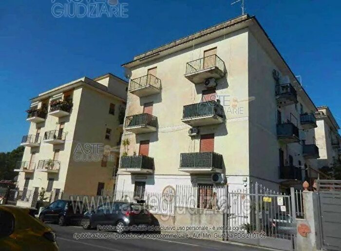 Appartamento quadrilocale in vendita in Via Ugo Foscolo, Guidonia Montecelio