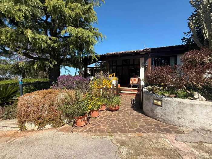 Casa con 18 locali in vendita in Contrada Lamascrasciola, Monopoli