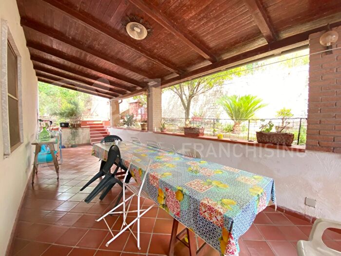 Casa quadrilocale in vendita in Via Monsignor Gargiulo, Formia