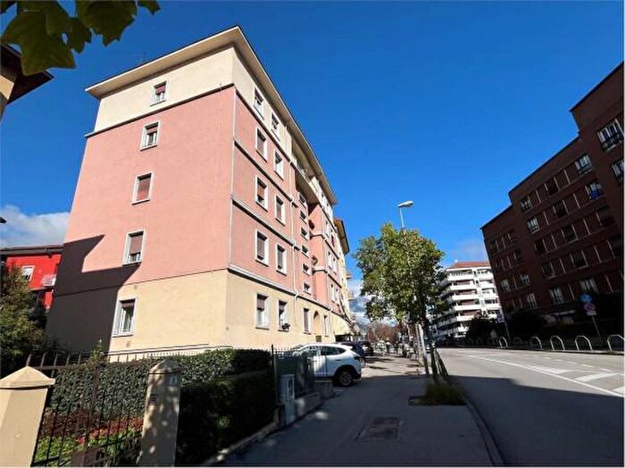 Appartamento con 5 locali in vendita in Viale Verona, Trento