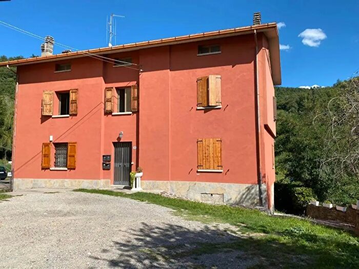 Appartamento quadrilocale in vendita in Via Borgo Vecchio, San Benedetto Val Di Sambro