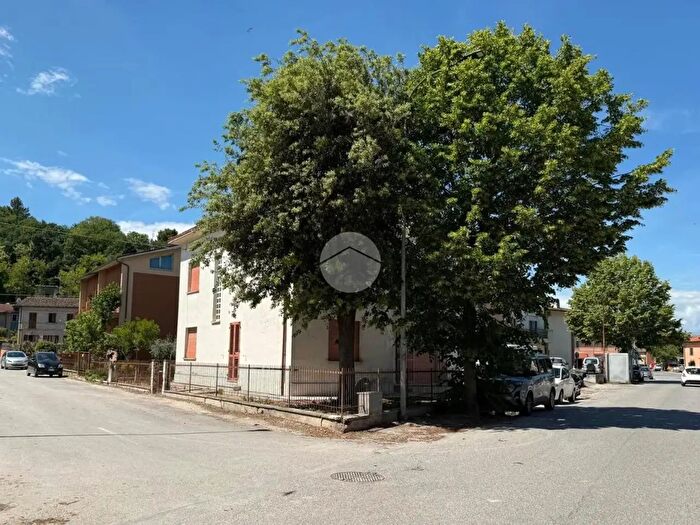 Casa con 7 locali in vendita in Via Brigata Messina, Fano