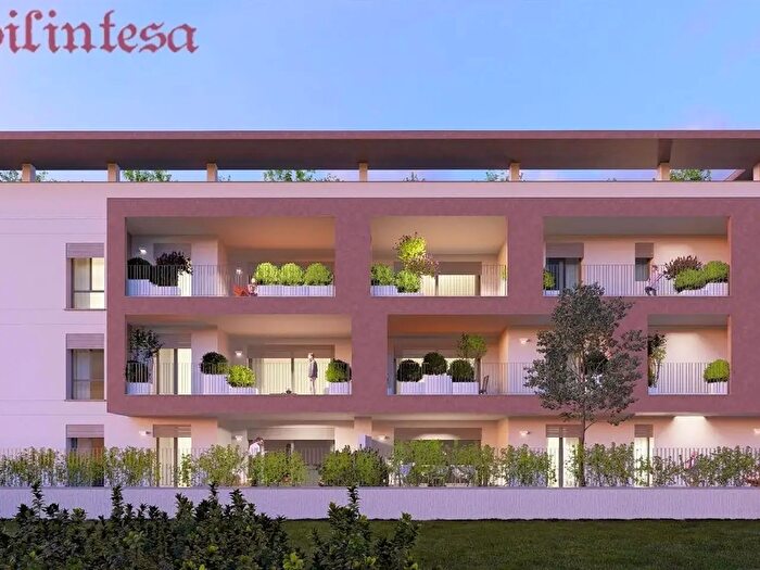 Appartamento trilocale in vendita in Via Bernini, Monza
