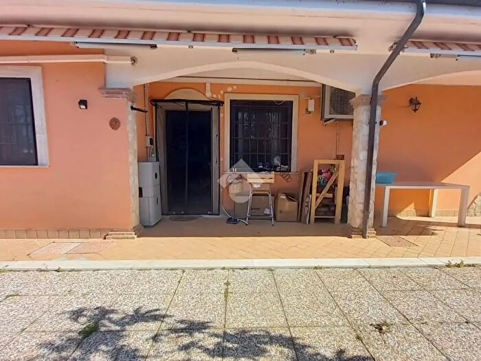 Casa trilocale in vendita in Via Nuoro, Ardea