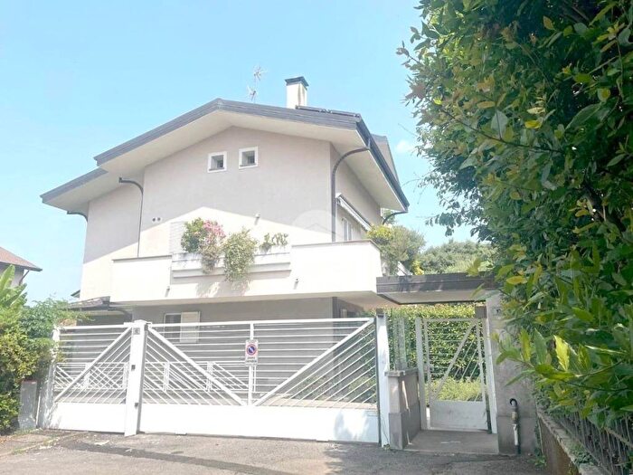 Appartamento bilocale in affitto in Via Tolmezzo, Centro, Cernusco sul Naviglio