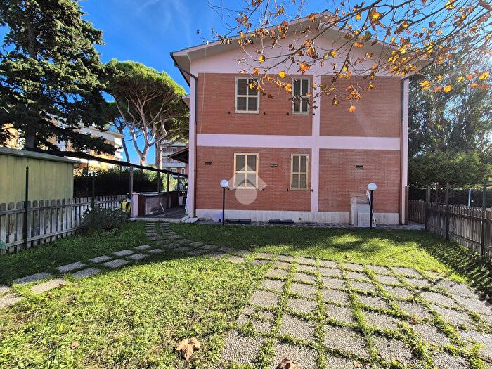 Casa trilocale in vendita in Via delle Carene, Tarquinia