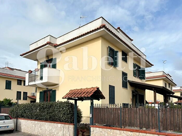 Case in Vendita e in Affitto - 3