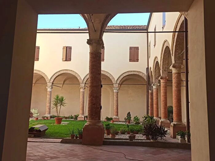 Appartamento con 5 locali in affitto in Mirandola