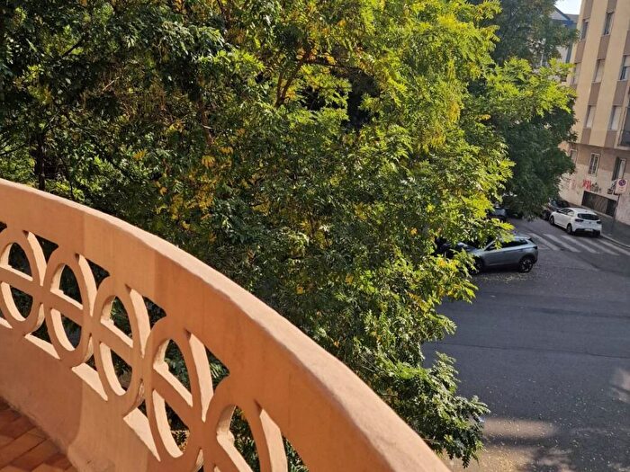 Appartamento trilocale in affitto in Via Francesco Caracciolo, Ghisolfa Mac Mahon, Milano