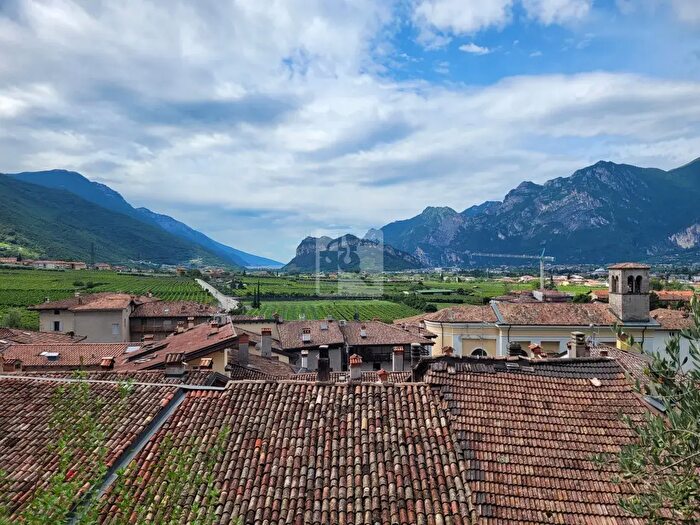 Appartamento trilocale in vendita in Via Verde, Arco