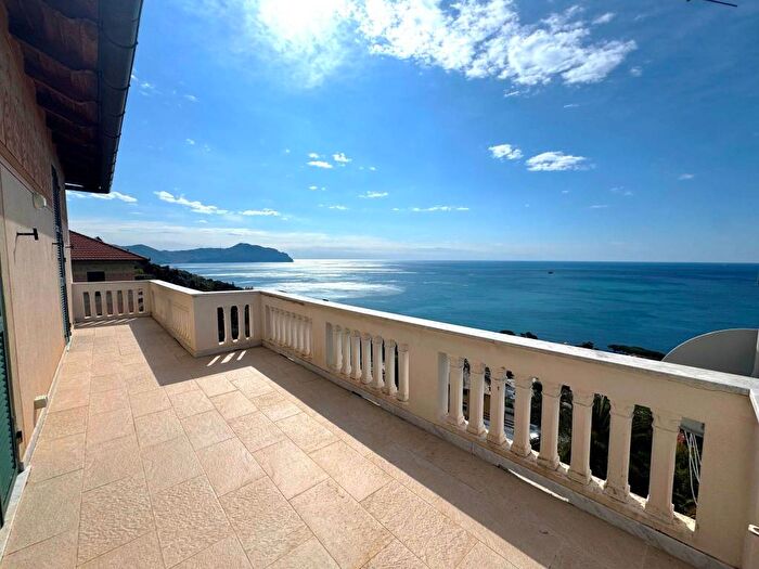 Appartamento bilocale in affitto in Via SantIlario, SantIlario, Genova