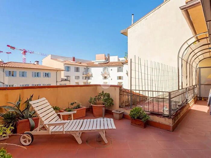 Appartamento trilocale in vendita in Via Pier Capponi, Firenze