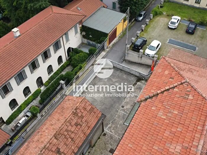 Casa con 10 locali in vendita in Via Galignani, Palazzolo Sull'Oglio