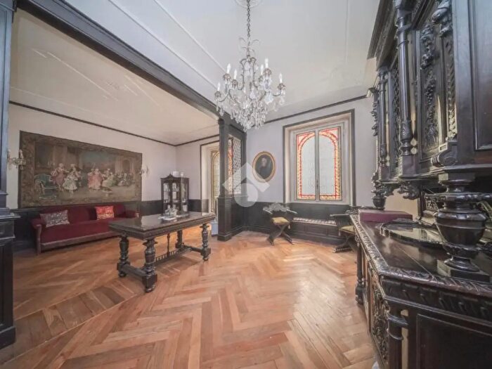 Appartamento con 6 locali in vendita in Via Luigi Leonardo Colli, Torino
