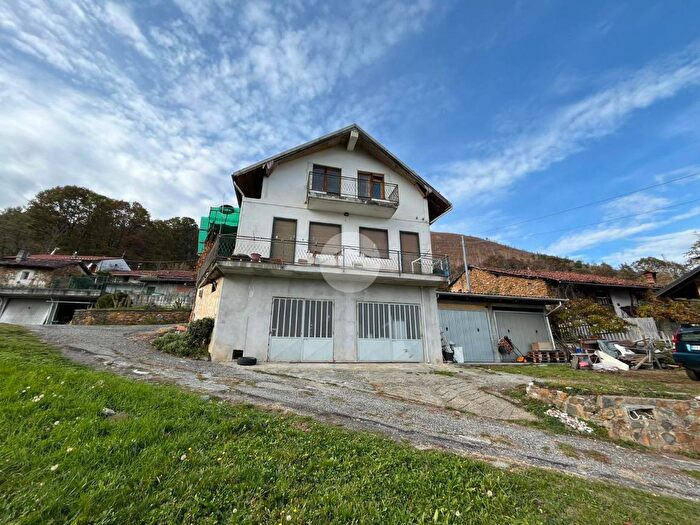 Casa con 6 locali in vendita in Via Ramai, Varisella