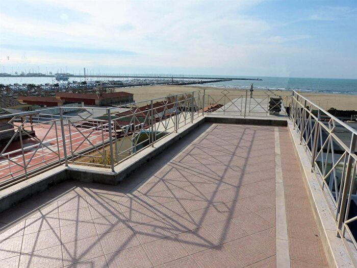 Casa con 6 locali in vendita in Viareggio