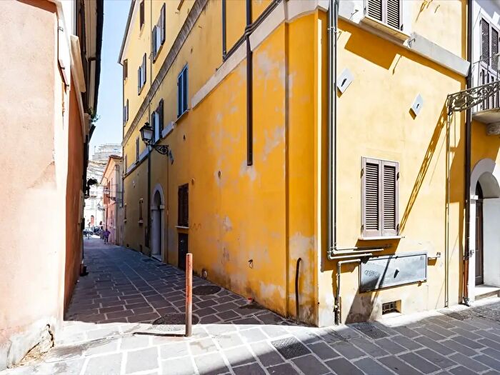 Appartamento trilocale in vendita in Via Calderai, Chieti