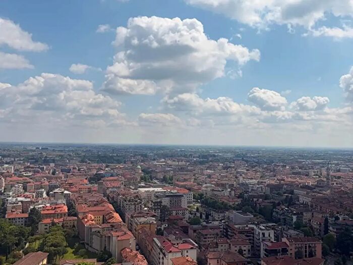 Appartamento con 5 locali in affitto in Bergamo