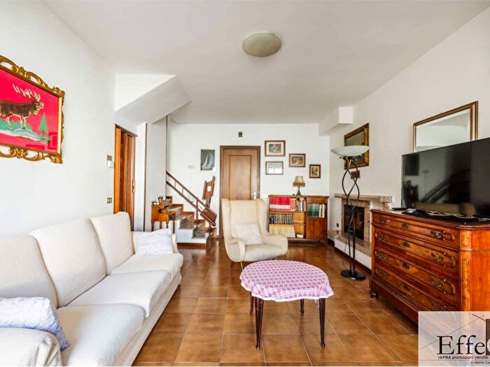 Casa con 5 locali in vendita in Via G Matteotti, Centro, Brebbia
