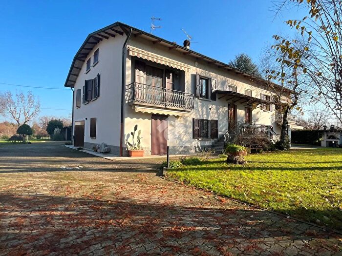 Casa con 6 locali in vendita in Via della Repubblica, Cavriago