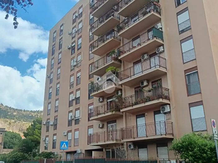 Appartamento quadrilocale in vendita in Via Isaac Rabin, Palermo