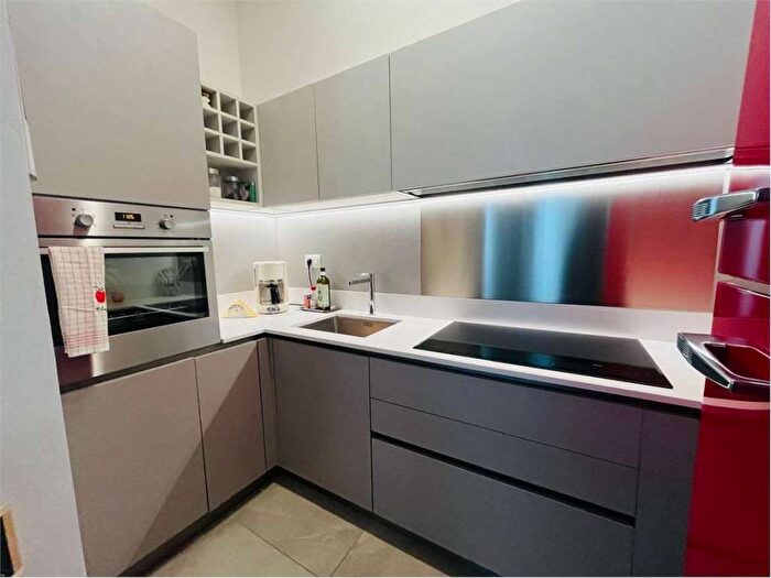 Appartamento trilocale in affitto in Via Cavour, San Marco SS Annunziata, Firenze