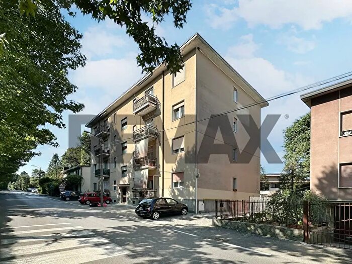 Appartamento trilocale in vendita in Via Grigna, Camparada