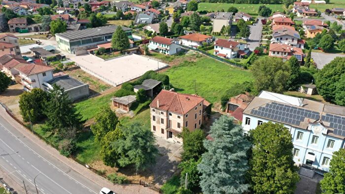 Casa con 6 locali in vendita in Via Giuseppe Mazzini, Pressana