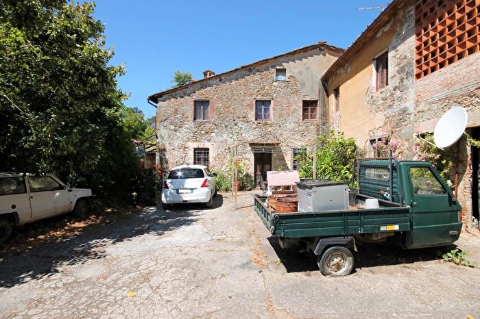 Casa con 8 locali in vendita in Ia Carlo del Prete, Capannori