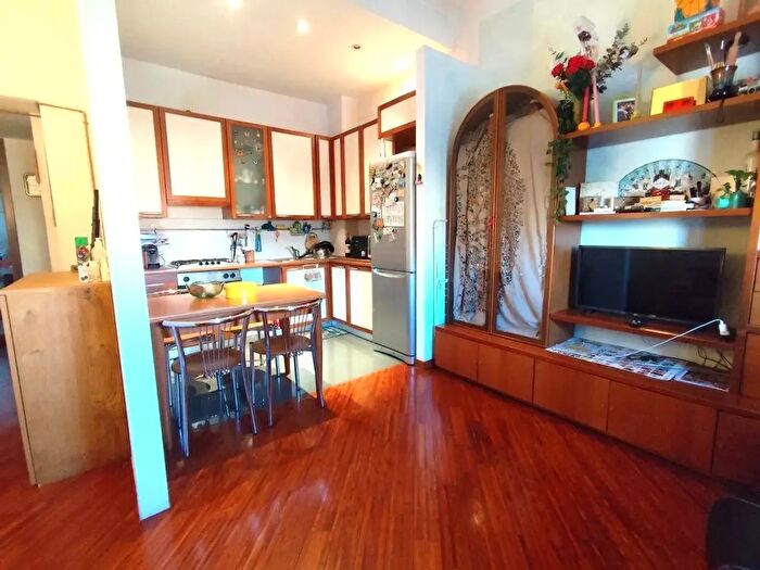 Appartamento bilocale in vendita in Piazza Angilberto II, Milano