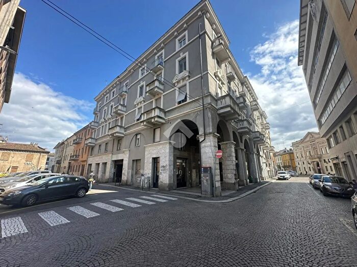 Appartamento bilocale in vendita in Via Ercole Ricotti, Voghera