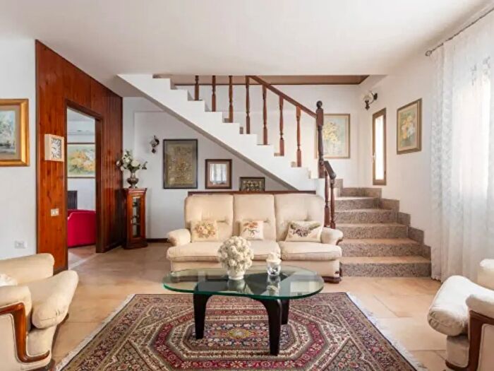 Appartamento con 5 locali in affitto in Viale Leonardo da Vinci, Selargius