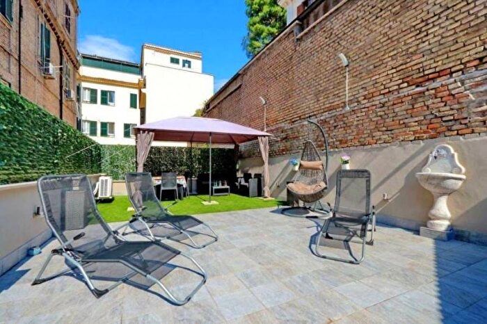 Appartamento trilocale in affitto in Colosseo Fori Imperiali, Roma