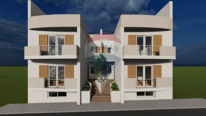 Casa con 12 locali in vendita in Pachino