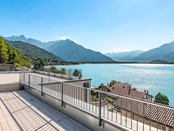 Appartamento con 5 locali in vendita in Gera Lario