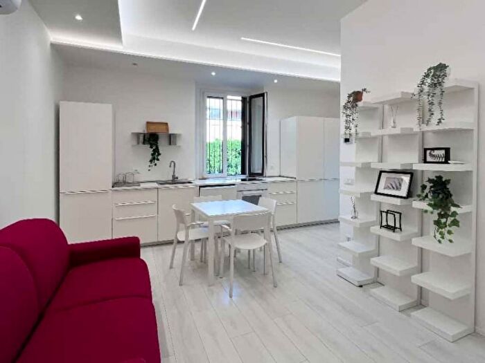 Appartamento bilocale in affitto in Via Conte Rosso, Lambrate, Milano